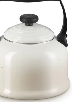 Le Creuset Wasserkessel Tradition Meringue -Köstliche Küche 0630870277297 2