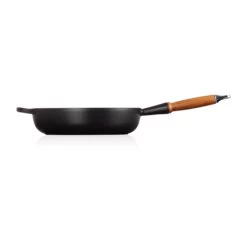 Le Creuset Signature Sauteuse Holzgriff 28cm -Köstliche Küche 512411 01 4 ProductImageExtra 09add60760