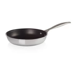 Le Creuset Signature 3-lagige Antihaft-Bratpfanne -Köstliche Küche 514157 01 2 ProductImageExtra 74cf5aceeb