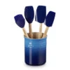 Le Creuset Wenderset Mit Küchenutensilienhalter Premium Azure 5 Delig -Köstliche Küche https3A2F2F944dbe8fb4c17d92e2cb d5054c5a52ec6ed10584f0eb5d8dd2be.ssl .cf3 .rackcdn.com2Fuploads2Fproduct2Fimages2F91057001220000
