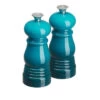 Le Creuset Mini Pfeffer & Salzmühle Set Deep Teal 12 Cm -Köstliche Küche https3A2F2F944dbe8fb4c17d92e2cb d5054c5a52ec6ed10584f0eb5d8dd2be.ssl .cf3 .rackcdn.com2Fuploads2Fwebshop2FRS6476 96002500642000