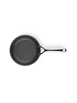 LE CREUSET, Aluminium-Antihaft Flache Pfanne 20cm Schwarz 9 LE CREUSET, Aluminium-Antihaft Flache Pfanne 20cm Schwarz -Köstliche Küche lecreuset aluminium antihaftflachepfanne20cmschwarz 4 768 1024 75 7348125 4