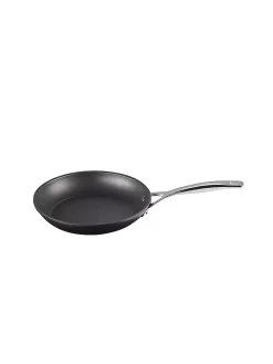 LE CREUSET, Aluminium-Antihaft Flache Pfanne 24cm -Köstliche Küche lecreuset aluminium antihaftflachepfanne24cm 7 768 1024 75 7348126 7